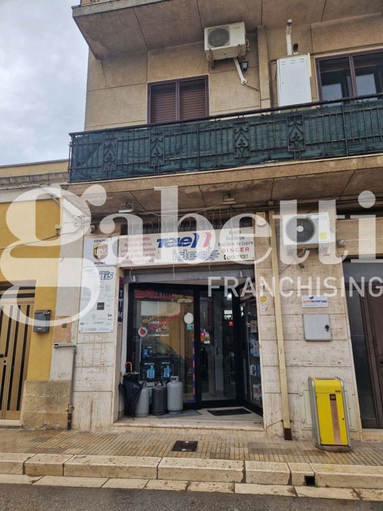 101m² Commercial property in Mesagne, Italy No. 341895