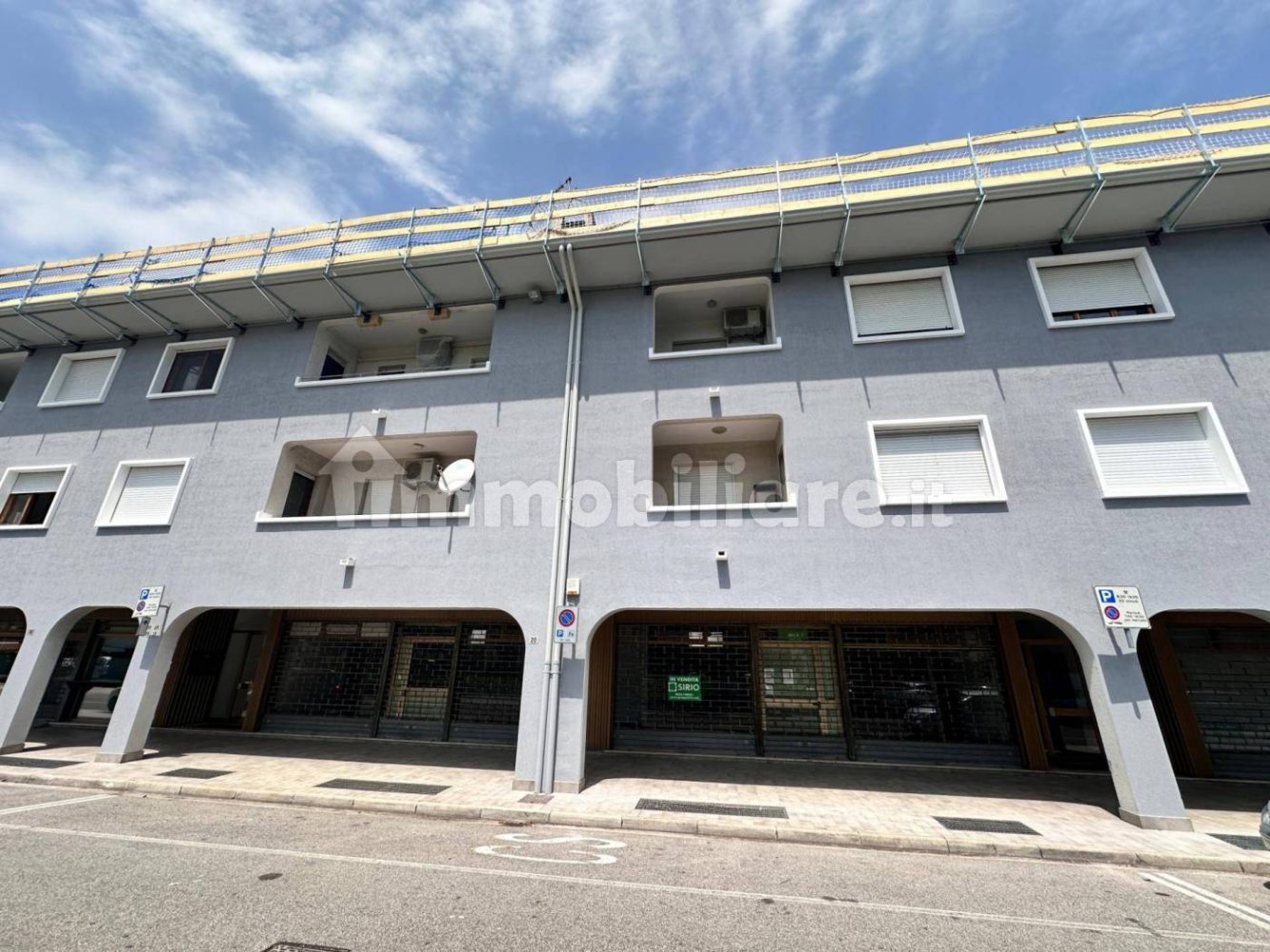 2 rooms Commercial property in Udine, Italy No. 302230