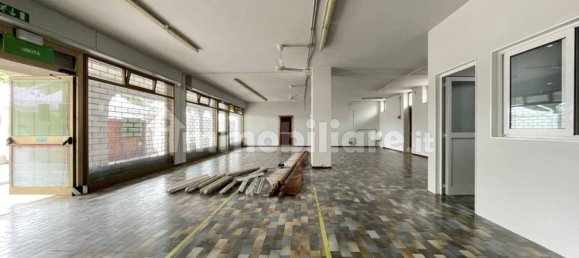 2 rooms Commercial property in Udine, Italy No. 302230 6