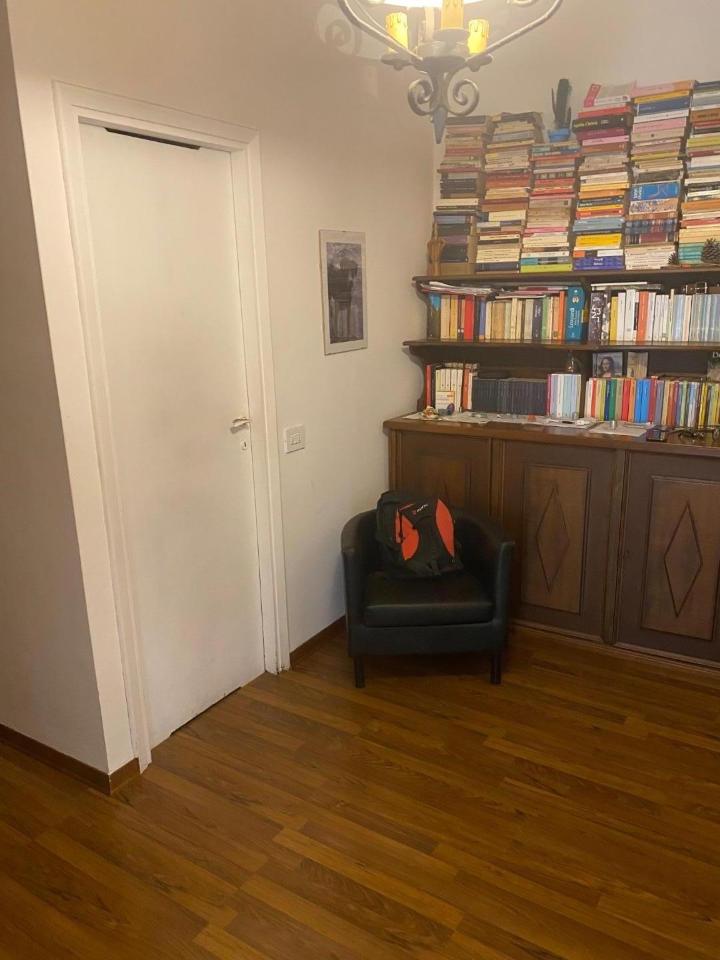 4 rooms Apartment in Massa, Italy No. 27110