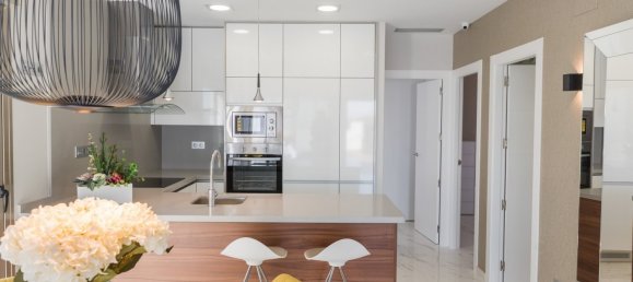 3 bedrooms Villa in La Florida, Spain No. 6068 4