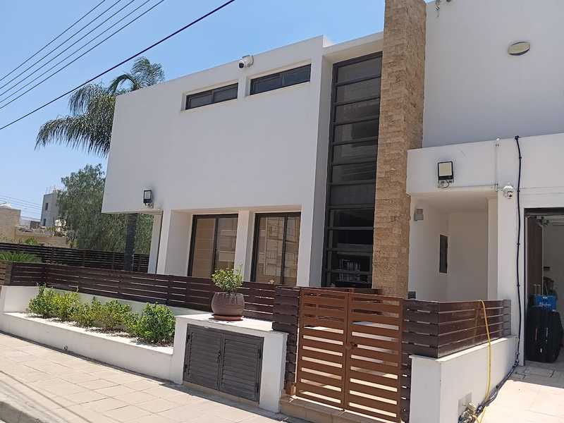 4 bedrooms House in Larnaca, Cyprus No. 7467