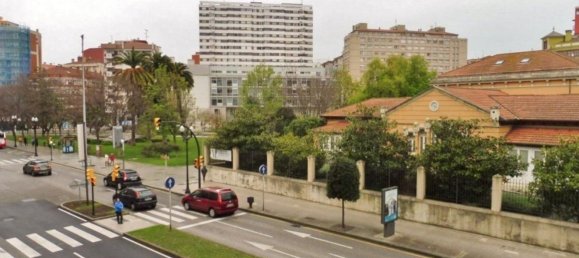 3 bedrooms Apartment in Gijon, Spain No. 137885 2