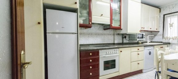 3 bedrooms Apartment in Gijon, Spain No. 137885 3