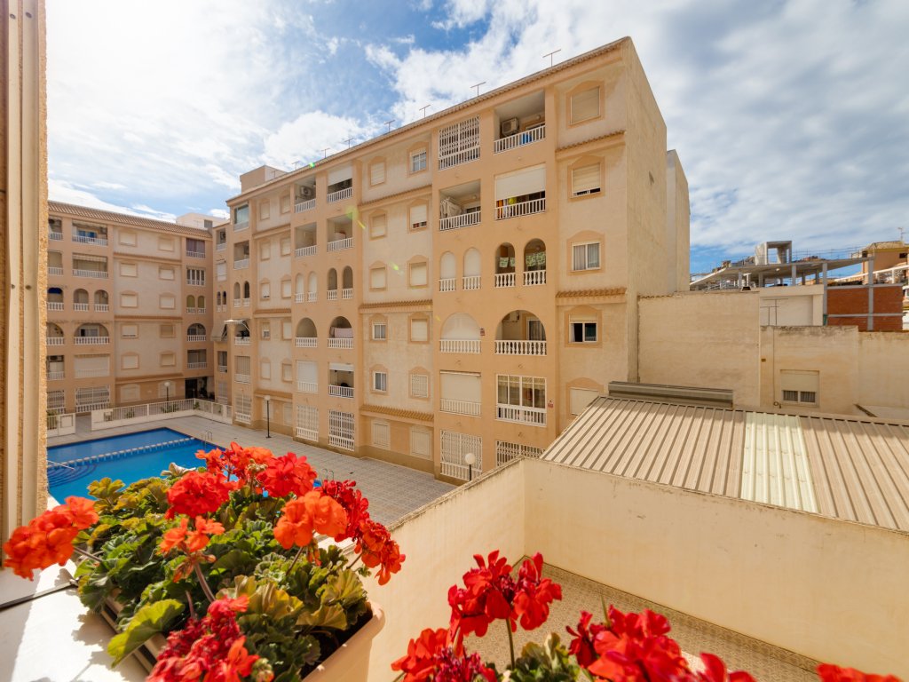 2 bedrooms Apartment in Torrevieja, Spain No. 285876