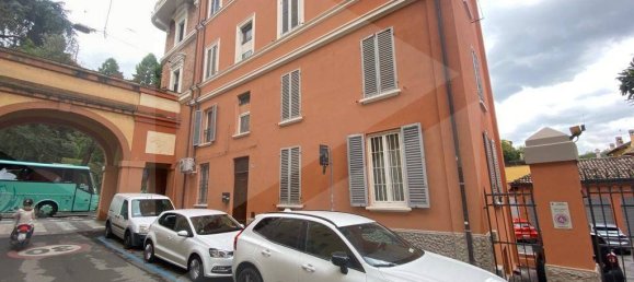 Квартира с 3 комнатами в Болонья, Италия № 22654 9