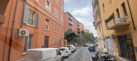 Квартира с 3 комнатами в Болонья, Италия № 22654 8