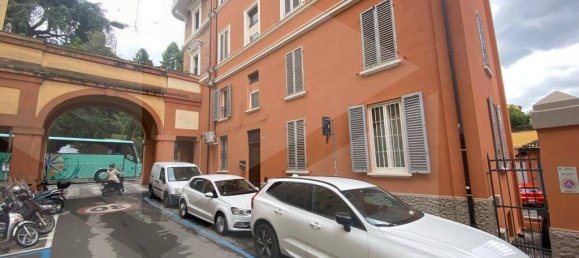 Квартира с 3 комнатами в Болонья, Италия № 22654 10