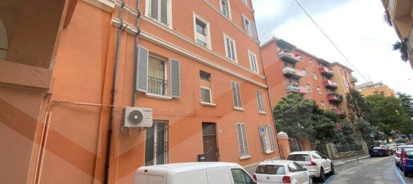 Квартира с 3 комнатами в Болонья, Италия № 22654 7