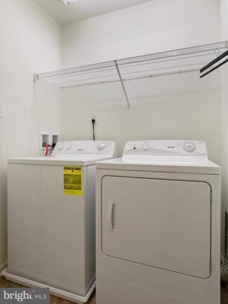 Casa de 3 dormitorios en Falling Waters, USA No. 371055