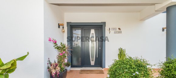 Casa de 4 dormitorios en Armacao de Pera, Portugal No. 161906 3