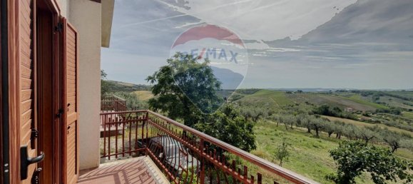 Дом с 8 комнатами в Ланчано, Италия № 177805 47