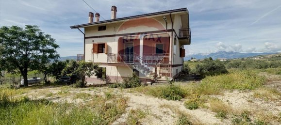 Дом с 8 комнатами в Ланчано, Италия № 177805 21