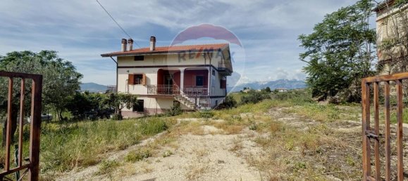 Дом с 8 комнатами в Ланчано, Италия № 177805 3