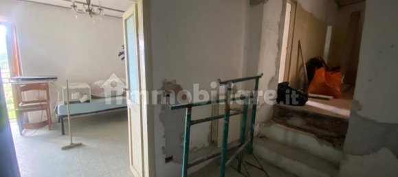 Apartamento de 2 dormitorios en Arrone, Italy No. 50299 9
