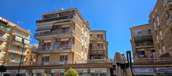 3 rooms Apartment in Pomezia, Italy No. 289740 10