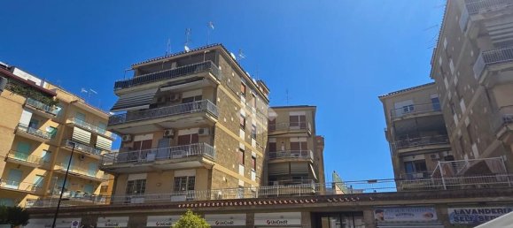 3 rooms Apartment in Pomezia, Italy No. 289740 9