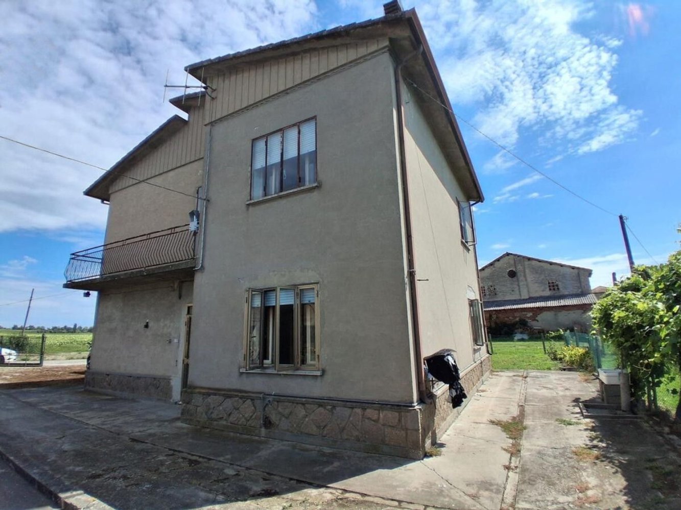 Дом с 6 спальнями в Корбола, Италия № 381771