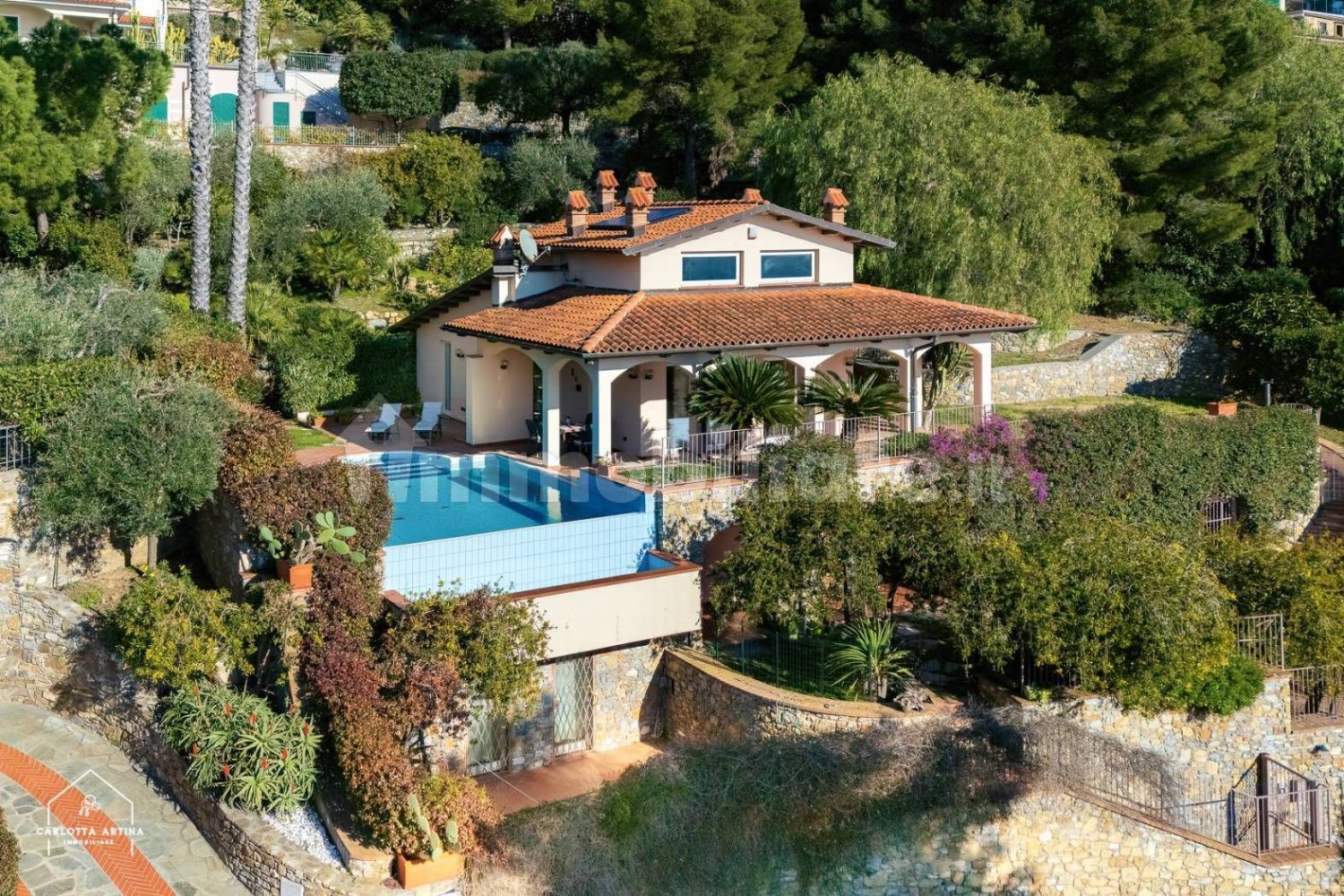 5 bedrooms Villa in Andora, Italy No. 156389