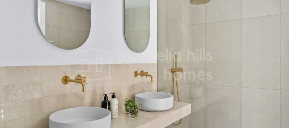 3 bedrooms Townhouse in Marbella, Spain No. 187125 7