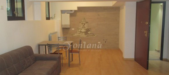 2-salle Appartement à Milan, Italy No. 250293 5