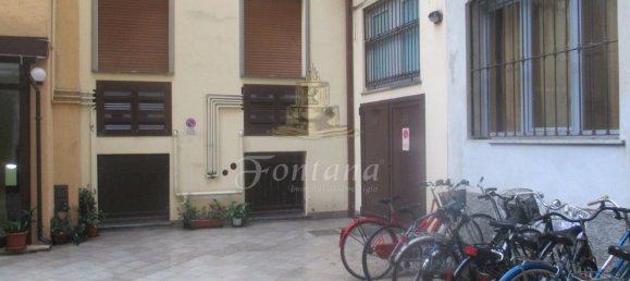 2-salle Appartement à Milan, Italy No. 250293 4