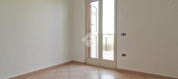 Apartamento de 3 divisões em Cutro, Italy N.º 3587 16