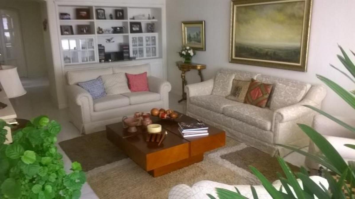 Casa de 3 dormitorios en Bogotá, Colombia No. 13560