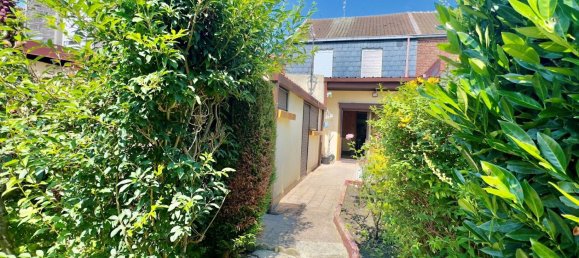 3 bedrooms House in Vieux-Conde, France No. 248992 2