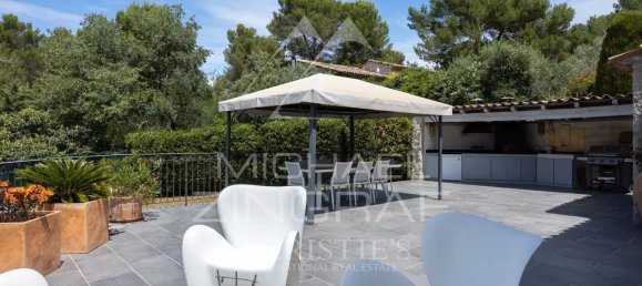 Villa de 4 dormitorios en Peymeinade, France No. 664 2