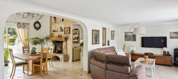 Villa de 4 dormitorios en Peymeinade, France No. 664 5