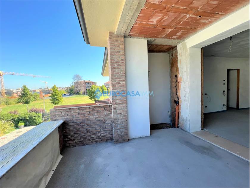 Пентхаус с 2 спальнями в Карпи, Италия № 61135