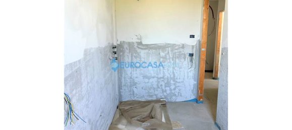 Пентхаус с 2 спальнями в Карпи, Италия № 61135 15