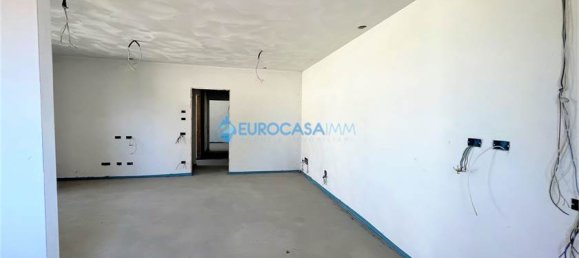 Пентхаус с 2 спальнями в Карпи, Италия № 61135 6