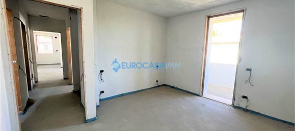 Пентхаус с 2 спальнями в Карпи, Италия № 61135 9