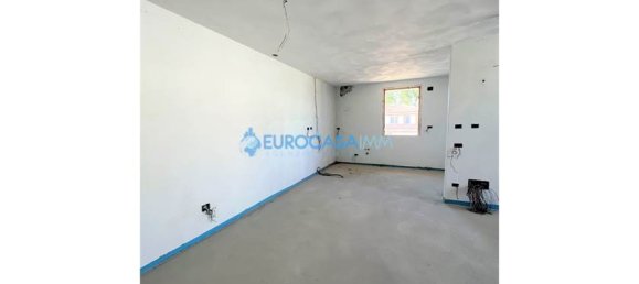 Пентхаус с 2 спальнями в Карпи, Италия № 61135 5