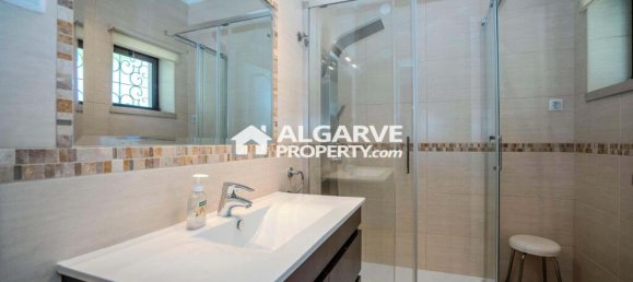 4 Schlafzimmer Villa in Quarteira, Portugal, Nr. 338003 16