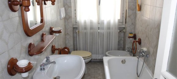 2 bedrooms Apartment in Cesano Maderno, Italy No. 317396 5