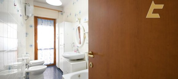 3-salle Appartement à Quartu Sant'Elena, Italy No. 285140 21