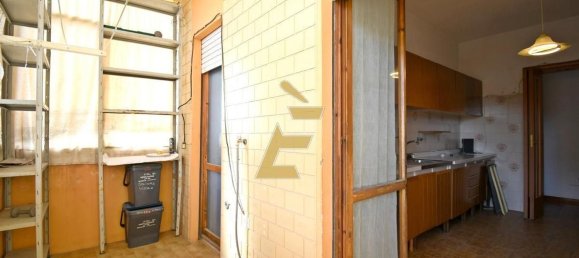 3-salle Appartement à Quartu Sant'Elena, Italy No. 285140 16