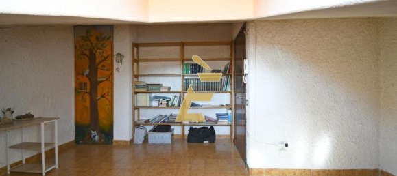 3-salle Appartement à Quartu Sant'Elena, Italy No. 285140 35