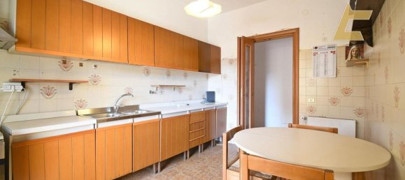 3-salle Appartement à Quartu Sant'Elena, Italy No. 285140 15