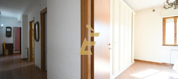 3-salle Appartement à Quartu Sant'Elena, Italy No. 285140 23