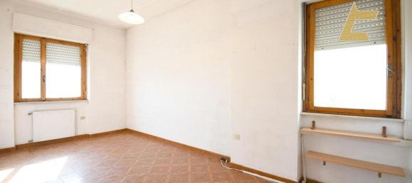 3-salle Appartement à Quartu Sant'Elena, Italy No. 285140 29