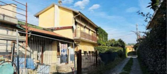 3 rooms House in Besnate, Italy No. 94203 3