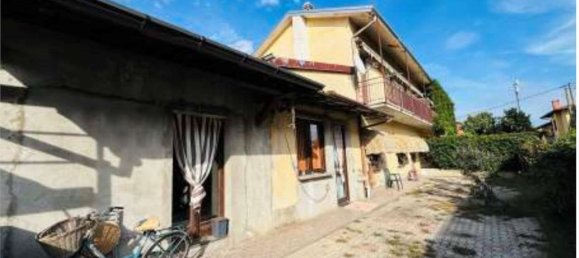 3 rooms House in Besnate, Italy No. 94203 5