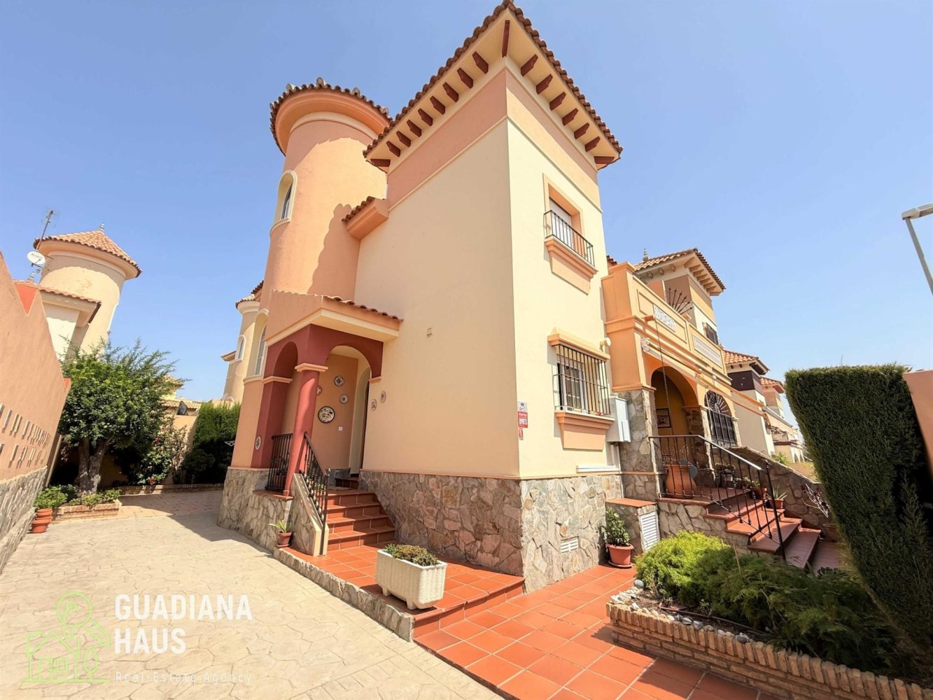 4 bedrooms Townhouse in Ayamonte, Spain No. 207103