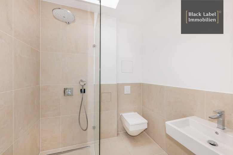 Ático de 5 habitaciónes en Gesundbrunnen, Germany No. 57490