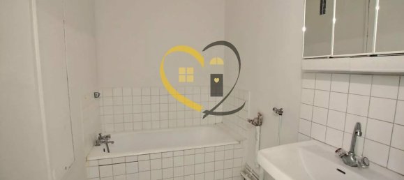 Studio in Bourges, France No. 323921 4