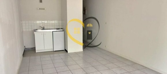 Studio in Bourges, France No. 323921 2